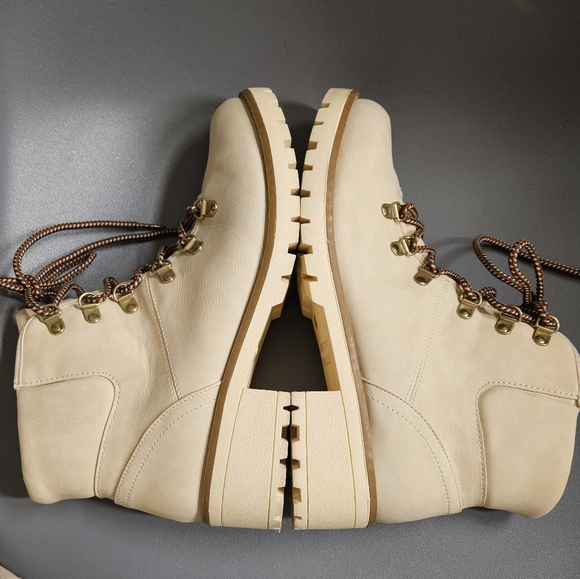 Lace Up Boots - Saint Johns Bay Lakeline - Picture 10 of 16